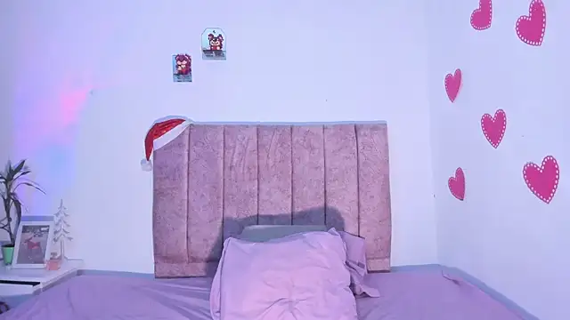 Mila 1wood online show from 12-14-25, 03:12