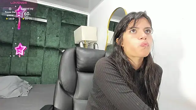 Snapshot of Misaki_Kai chatting on 11-30-25, 06:17 Misaki Kai online show from 11-30-25, 06:17