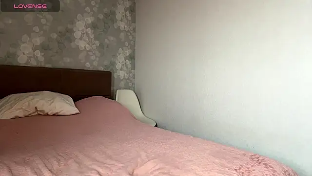 MIA SHADE online show from 02-26-26, 08:24