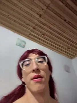 Snapshot of NICOLLE__12 chatting on 10-15-25, 07:03 NICOLLE 12 online show from 10-15-25, 07:03