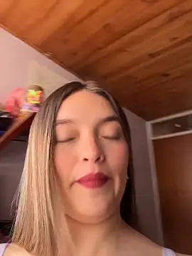 Snapshot of Miia_Millerr chatting on 11-19-25, 05:46 Miia Millerr online show from 11-19-25, 05:46