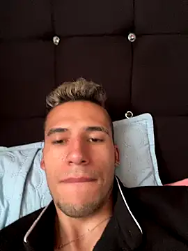 Snapshot of wiland_hot23 chatting on 12-18-25, 08:04 wiland hot23 online show from 12-18-25, 08:04