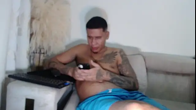 Snapshot of Adrew_fox chatting on 10-03-25, 02:19 Adrew fox online show from 10-03-25, 02:19