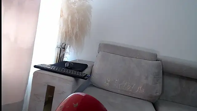 Snapshot of Adrew_fox chatting on 10-09-25, 02:37 Adrew fox online show from 10-09-25, 02:37