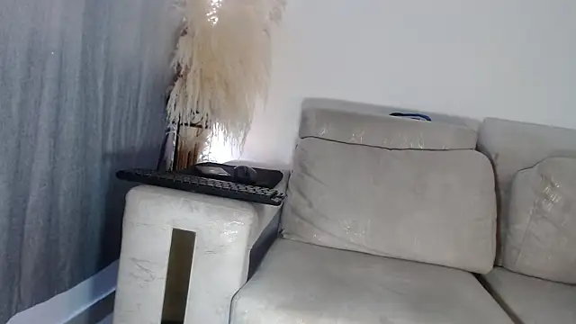 Snapshot of Adrew_fox chatting on 10-15-25, 01:22 Adrew fox online show from 10-15-25, 01:22