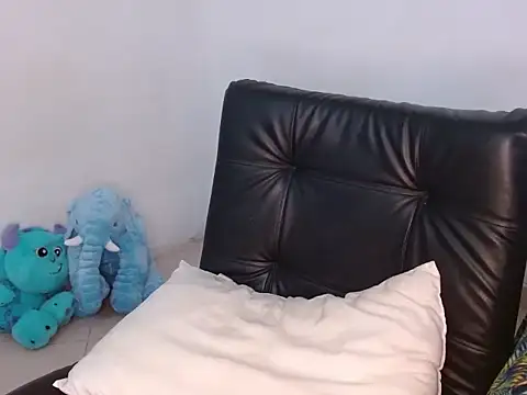 Snapshot of Diany_boobs chatting on 11-10-25, 02:16 Diany boobs online show from 11-10-25, 02:16