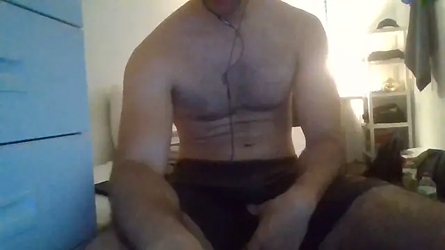 Snapshot of alexhuged chatting on 06-14-26, 04:31 alexhuged online show from 06-14-26, 04:31