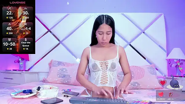 Amelia Rivas online show from 11-07-25, 07:47