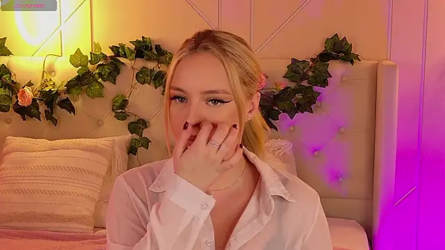 EllyLinn online show from 02-24-26, 05:11