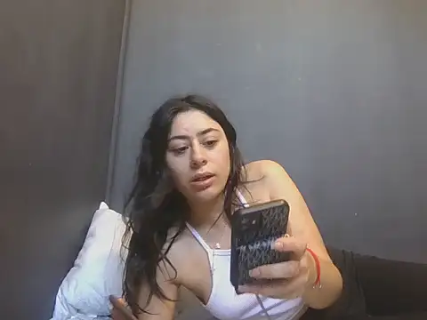 Snapshot of Ignvcivv chatting on 11-02-25, 09:06 Ignvcivv online show from 11-02-25, 09:06