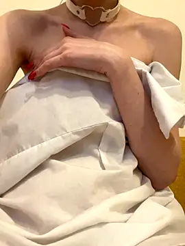 Snapshot of Alena_horny chatting on 10-05-25, 09:56 Alena horny online show from 10-05-25, 09:56