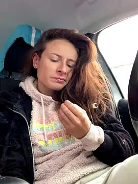 GoldenPussy1329 online show from 10-27-25, 09:13