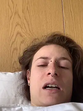 GoldenPussy1329 online show from 02-26-26, 02:27