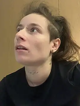 GoldenPussy1329 online show from 03-03-26, 09:42