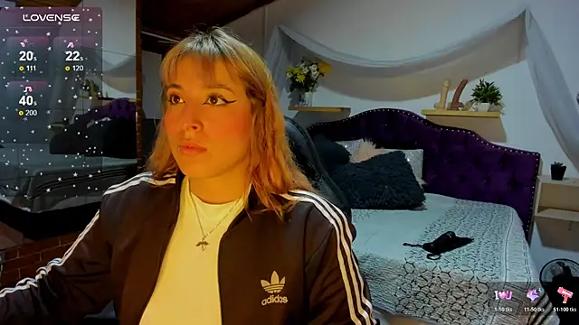 sophialyh 1 online show from 10-20-25, 12:49