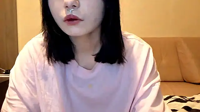 Snapshot of Beeping_Creature chatting on 01-17-26, 04:11 Beeping Creature online show from 01-17-26, 04:11