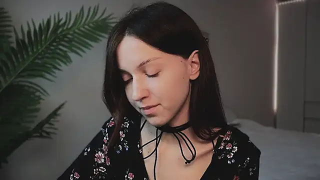 Snapshot of monnymoon chatting on 10-17-25, 05:21 monnymoon online show from 10-17-25, 05:21