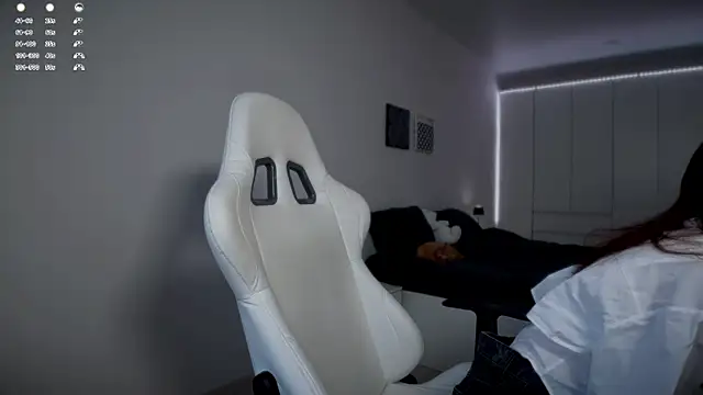 Snapshot of monnymoon chatting on 11-13-25, 07:51 monnymoon online show from 11-13-25, 07:51