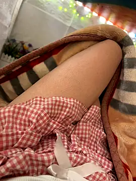 Miubeeeee online show from 10-21-25, 01:17