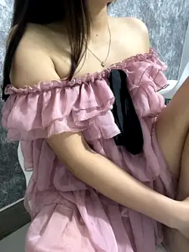 Snapshot of lee_ly chatting on 12-05-25, 07:39 lee ly online show from 12-05-25, 07:39