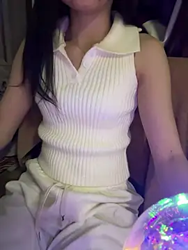 Snapshot of lee_ly chatting on 01-13-26, 04:01 lee ly online show from 01-13-26, 04:01