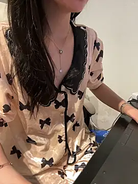 Snapshot of lee_ly chatting on 02-23-26, 03:26 lee ly online show from 02-23-26, 03:26