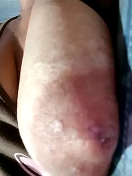 Snapshot of Hotmommax chatting on 11-22-25, 05:56 Hotmommax online show from 11-22-25, 05:56