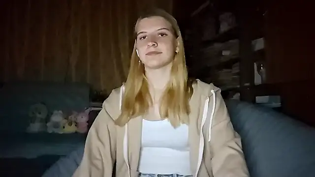 LynteriLain online show from 09-28-25, 08:36