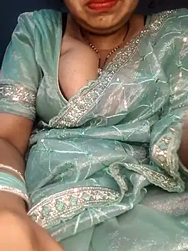 Snapshot of Hot__bhabhi_99 chatting on 06-10-26, 03:50 Hot bhabhi 99 online show from 06-10-26, 03:50