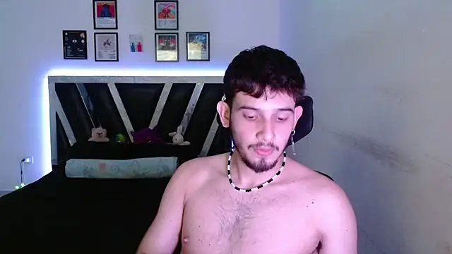 Snapshot of Sebasxxl12 chatting on 12-22-25, 06:21 Sebasxxl12 online show from 12-22-25, 06:21