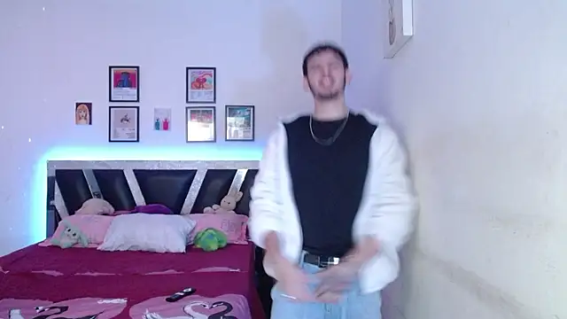 Snapshot of Sebasxxl12 chatting on 02-21-26, 09:27 Sebasxxl12 online show from 02-21-26, 09:27