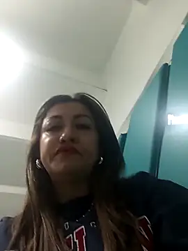 chloe  Jones  online show from 11-15-25, 12:45