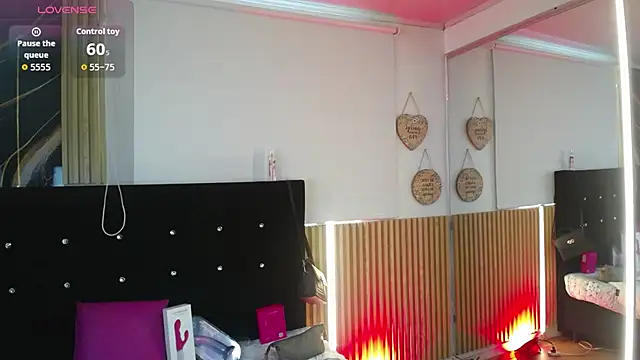 chloe  Jones  online show from 04-10-26, 01:05