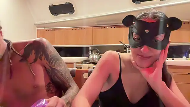 Snapshot of Monk_and_Mia chatting on 10-17-25, 04:48 Monk and Mia online show from 10-17-25, 04:48