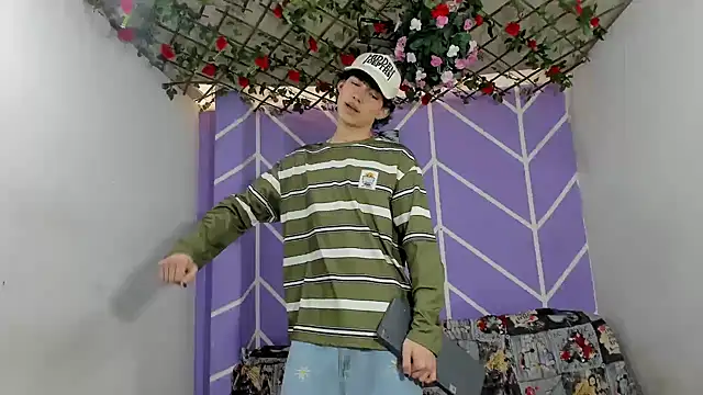 Snapshot of nexusboyhot chatting on 10-04-25, 07:23 nexusboyhot online show from 10-04-25, 07:23