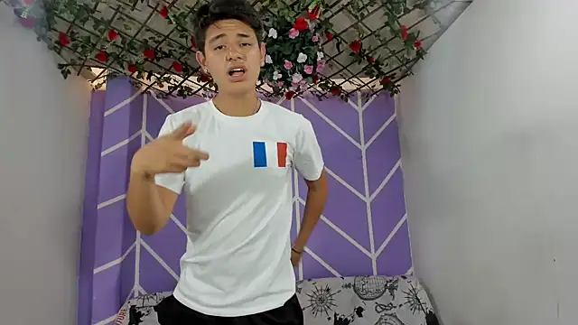 Snapshot of nexusboyhot chatting on 10-09-25, 07:34 nexusboyhot online show from 10-09-25, 07:34