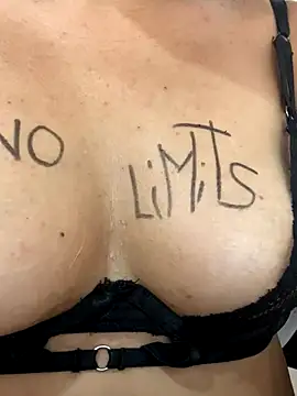 Valentinahot7 online show from 12-21-25, 07:43