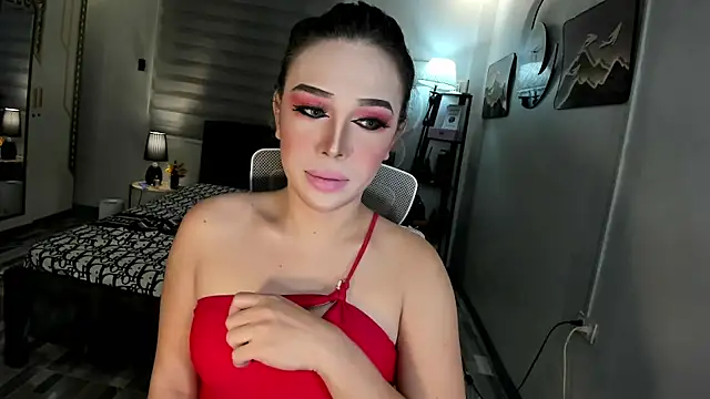 Lavinia Carpenters online show from 10-18-25, 02:51