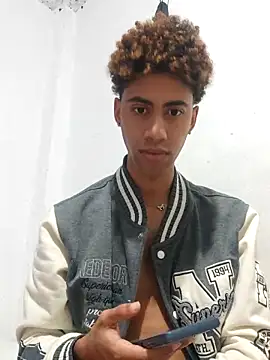 Snapshot of The_boy_good chatting on 04-01-26, 04:04 The boy good online show from 04-01-26, 04:04