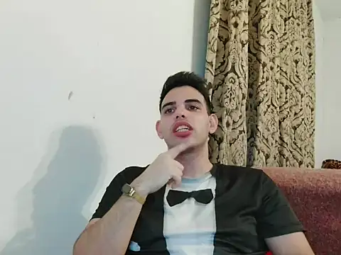 Snapshot of _Djonson_ chatting on 10-12-25, 04:28 Djonson online show from 10-12-25, 04:28