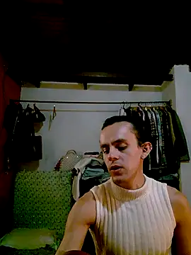 Snapshot of monroedelrey chatting on 11-28-25, 07:49 monroedelrey online show from 11-28-25, 07:49