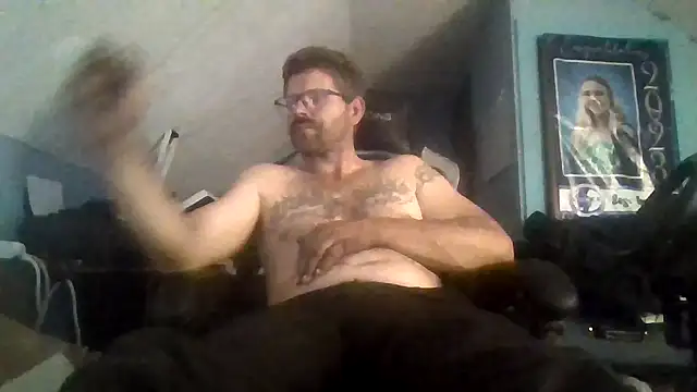 Snapshot of bigdickdaddy6911 chatting on 10-25-25, 02:52 bigdickdaddy6911 online show from 10-25-25, 02:52