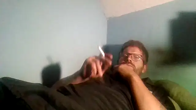 Snapshot of bigdickdaddy6911 chatting on 10-30-25, 02:13 bigdickdaddy6911 online show from 10-30-25, 02:13