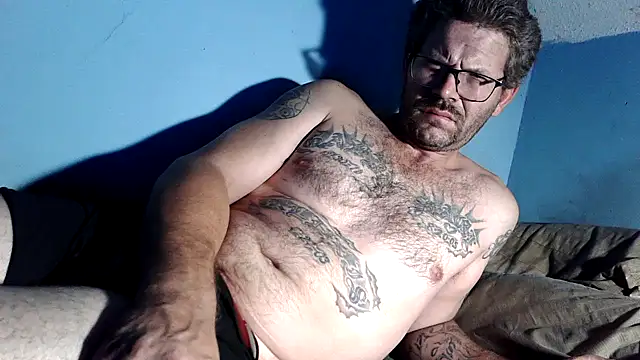 Snapshot of bigdickdaddy6911 chatting on 11-27-25, 06:26 bigdickdaddy6911 online show from 11-27-25, 06:26