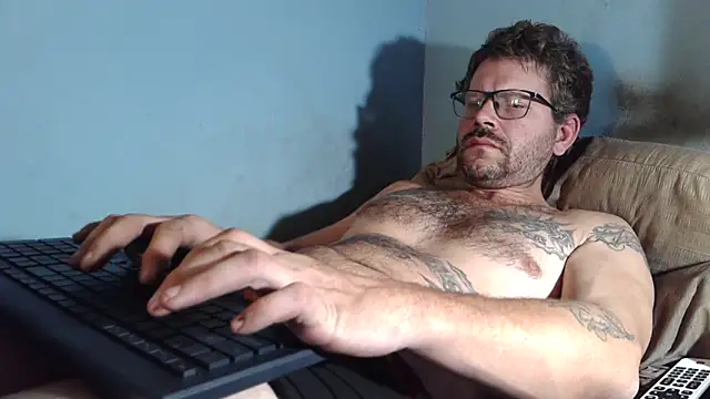 Snapshot of bigdickdaddy6911 chatting on 11-30-25, 02:04 bigdickdaddy6911 online show from 11-30-25, 02:04