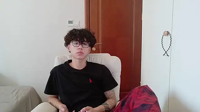 hangzi-0011 online show from 10-15-25, 07:41