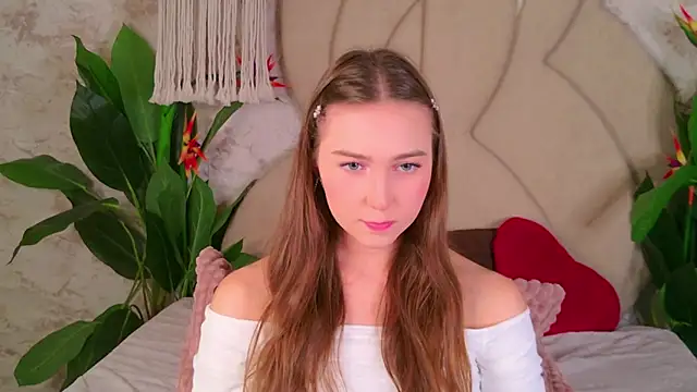 Snapshot of OliviaLay chatting on 11-13-25, 11:42 OliviaLay online show from 11-13-25, 11:42