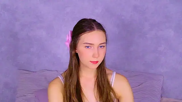 Snapshot of OliviaLay chatting on 11-24-25, 12:16 OliviaLay online show from 11-24-25, 12:16