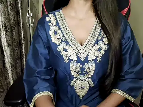 Snapshot of Brown_Girl_19 chatting on 10-07-25, 07:00 Brown Girl 19 online show from 10-07-25, 07:00