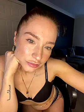 Snapshot of Cherry-L-28 chatting on 10-14-25, 12:17 Cherry-L-28 online show from 10-14-25, 12:17